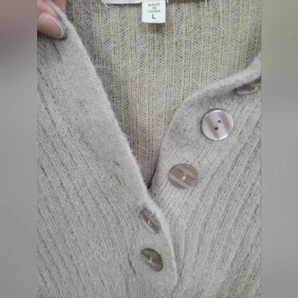 No Comment Collared Sweater - Picture 6 of 12